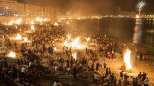 Hogueras de San Juan en A Coruña