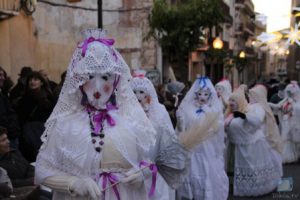 “Els Enfarinats” en IBI: No están locos, pero lo parecen.